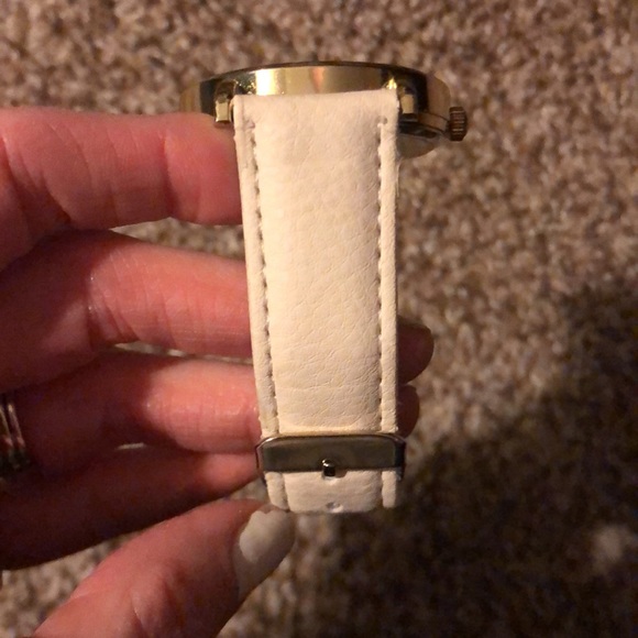 Watch (needs new battery) - Picture 2 of 4